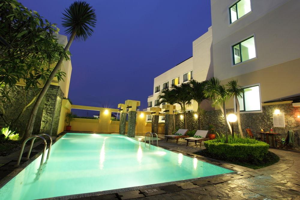 Hotel Ibis Malioboro Yogyakarta Exterior foto